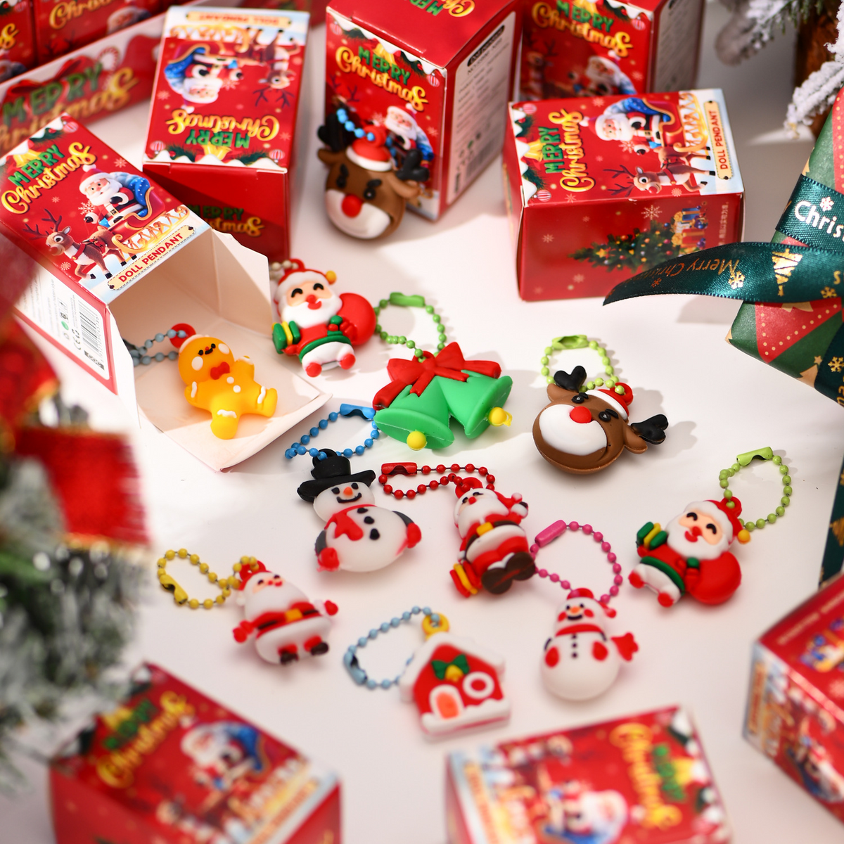 Zovarivo-24-Box Christmas Keychain Surprise Gift Set-YJ7741